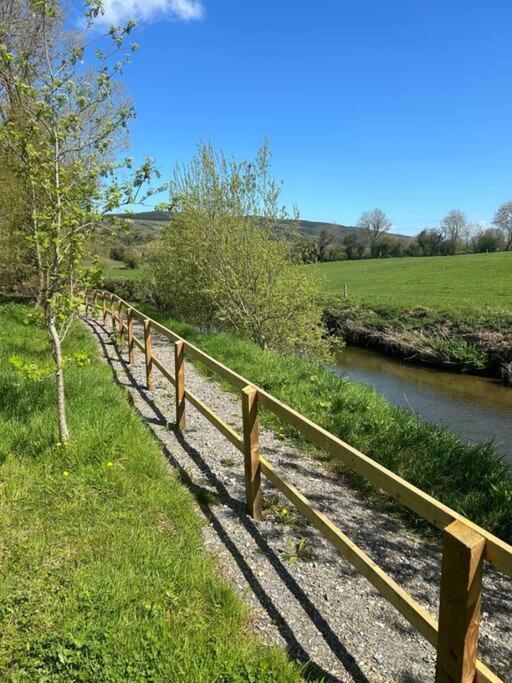 Riverside Cabin Limerick Bagian luar foto