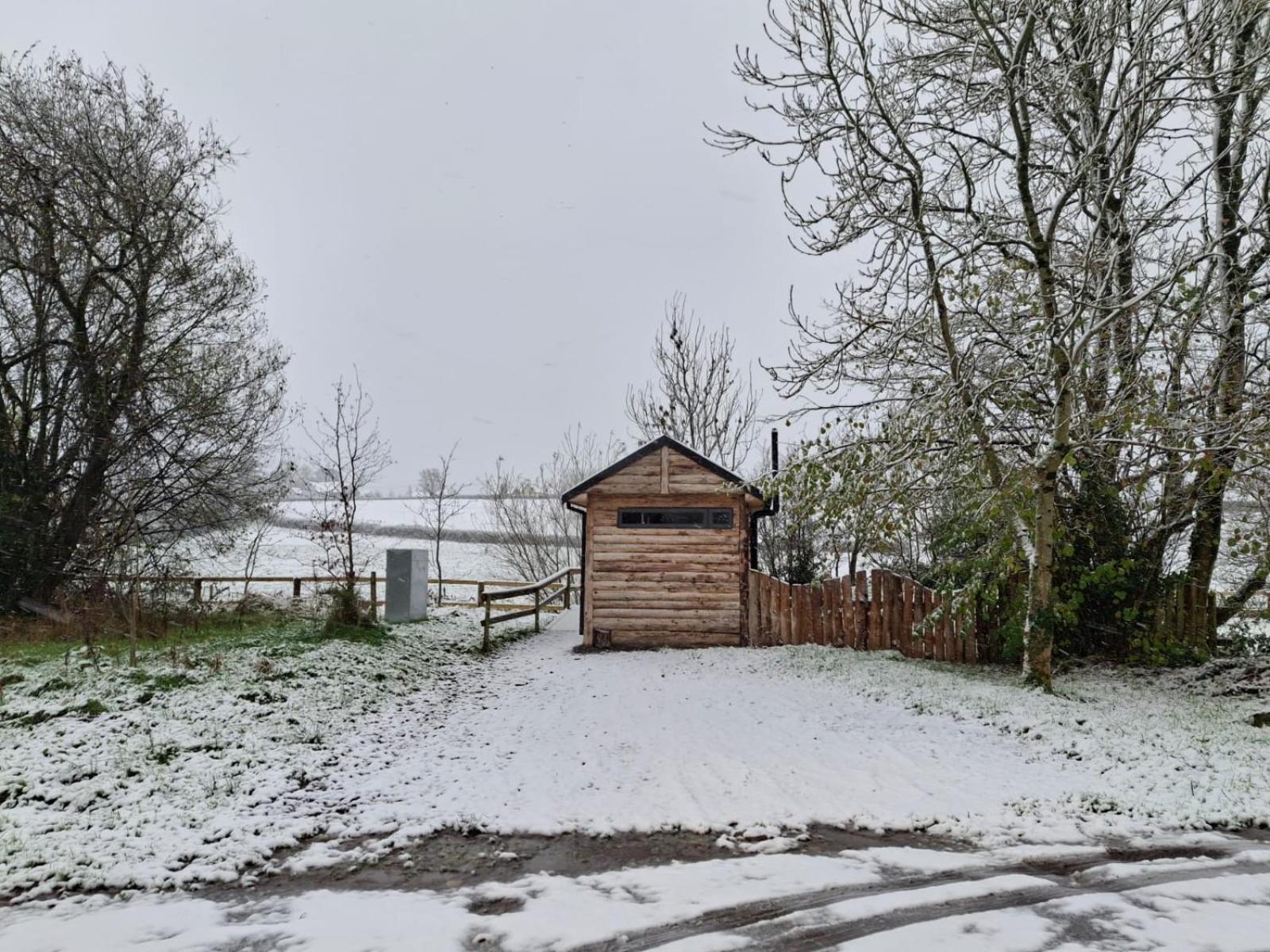Riverside Cabin Limerick Bagian luar foto